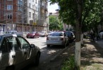 8. Перед объектом интенсивный автомобильный трафик.